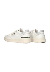Witte leren sneakers met een crèmekleurige rubberen zool, uitgerust met subtiele groene accenten en een ronde neusontwerp. Geweven tong en merkkentekens.