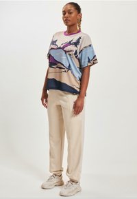 Just Rhyse T-shirts med print - multicolored