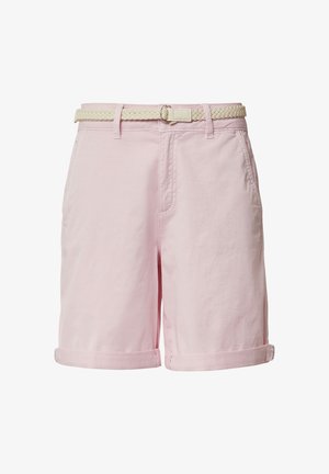 Shorts en coton roses clairs avec une ceinture tressée blanche, poignets retroussés, deux poches latérales et une texture lisse.