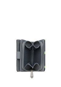 Šedá peněženka s hladkým povrchem připomínajícím kůži. Vnitřek obsahuje látku se vzorem cik-cak. Dvě přihrádky a zipové uzavření se stříbrnou kováním.