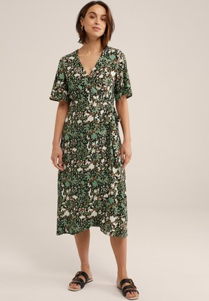 WE Fashion Dnevna haljina - green