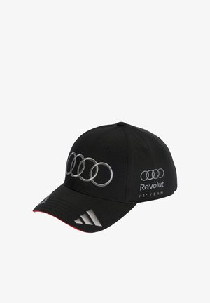 Musta Audi baseball-lippis hopeisella renkaiden logolla, Revolut F1 Team -brändäyksellä sivulla ja hopeisella Adidas-logolla kaarevassa lippaosassa.