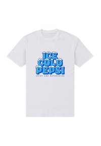 Bílá bavlněná tričko s modrým písmenkovým nápisem ve stylu bublin, který zní "ICE COLD PEPSI" s ledovým designem a "CRISP AND REFRESHING" pod ním.