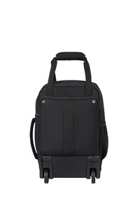 Svart ryggsäck med hjul, två bärhandtag upptill, tygutsida, mjuk yta och sidoficka. Har hållbara hjul i botten.
