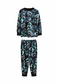 Svart pyjamasset med ett upprepande mönster av VR-headset i turkos och blågrön. Den långärmade toppen har rund hals och svarta manschetter; byxorna har resårmidja och ankarmanschetter.