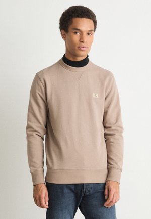 - Bluza