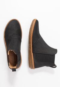 El Naturalista Botines bajos - black