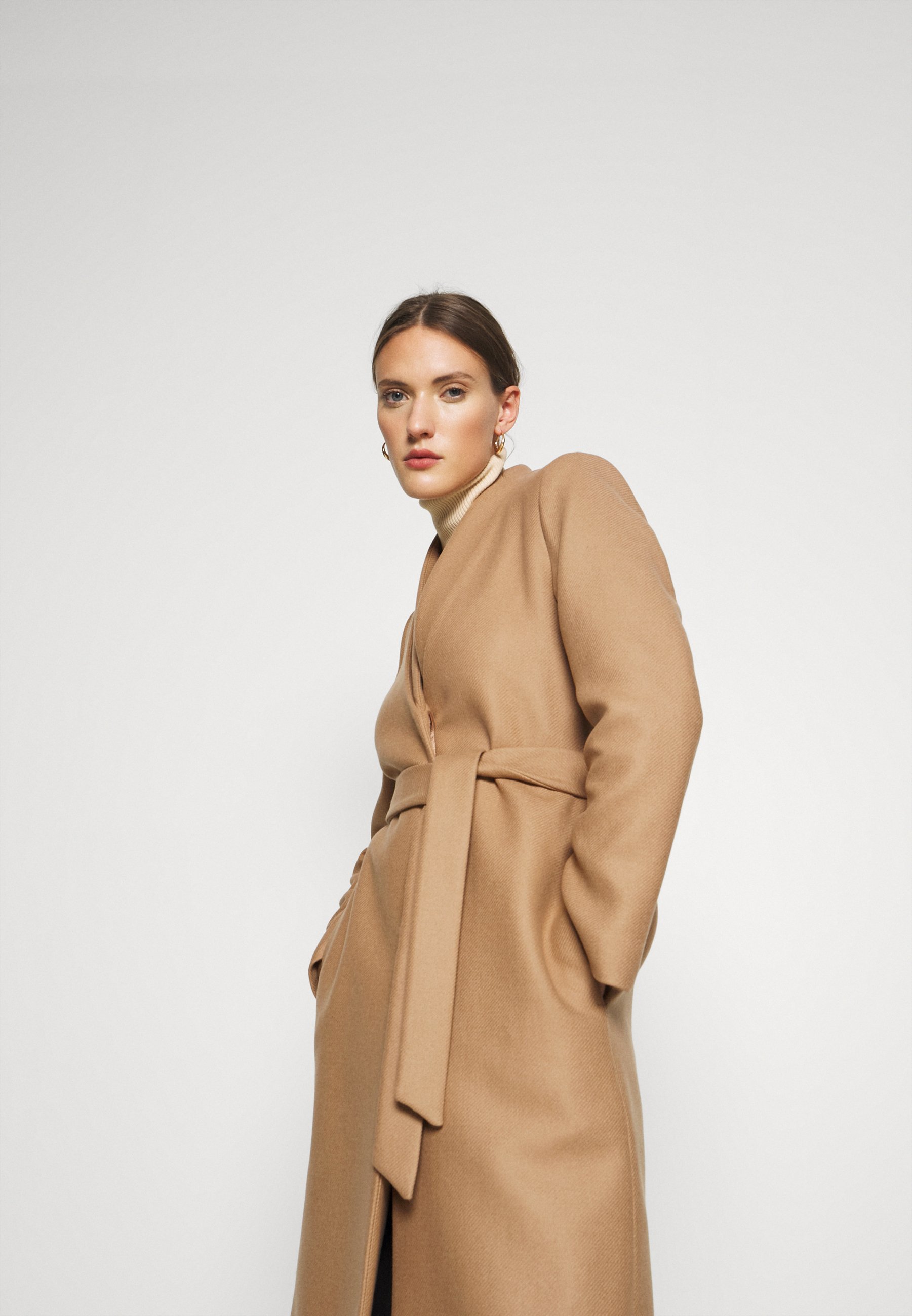 IVY & OAK DOUBLE COLLAR COAT Kåpe frakk camel Zalando.no IVY & OAK BATHROBE Kåpe frakk camelkamel Zalando.no