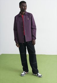Dickies OAKPORT COACH - Suvejakk - plum perfect