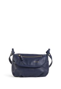 Donkerblauwe leren crossbodytas met een gestructureerde afwerking, een ritsvak aan de voorkant en gouden accenten. Voorzien van een verstelbare riem.