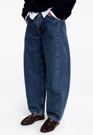 ARKET, ARKET BLOOM BARREL JEANS - Coupe large - mottled dark blue