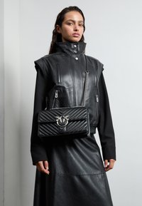 LOVE ONE CLASSIC - Umhängetasche - nero/old silver