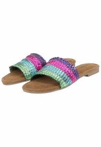 Las sandalias deslizantes trenzadas presentan correas tricolores en tonos azul verdoso, rosa, púrpura y verde, con una suela de ante sintético beige. Diseño plano.