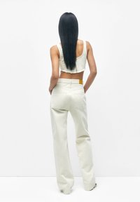 PULL&BEAR Vaqueros rectos - beige