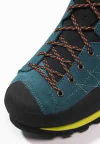 Thumbnail Image 6