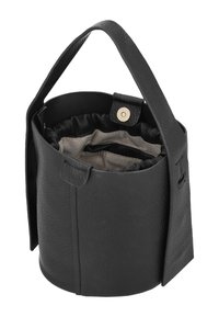 Borsa a secchiello in pelle nera con esterno texturizzato, interno foderato in tessuto con motivo a spina di pesce e chiusura sicura con bottone.