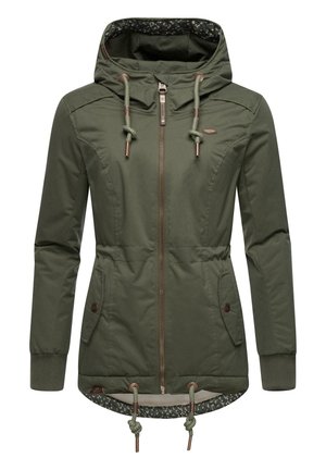 Olivegrüne Jacke mit Kapuze, Reißverschluss, tailliertem Schnitt und Taschen. Das Innenfutter hat ein gemustertes Design und Kordeln am Saum.