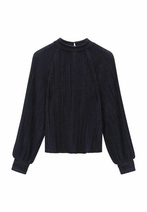 Navyblauwe langemouwen top met een hoge hals en geplooide textuur. Heeft pofmouwen en een verkorte zoom. Details van de sluiting aan de achterkant zijn zichtbaar.