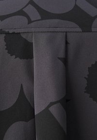 Thumbnail Image 5