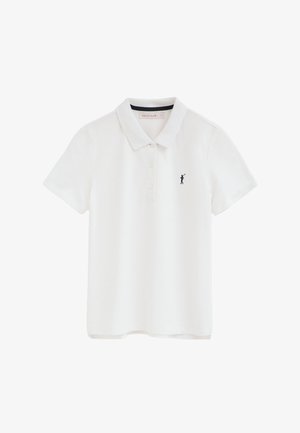 Polo blanco de manga corta con cuello, tres botones y un pequeño logo bordado en azul marino de un jugador de polo en el pecho izquierdo.