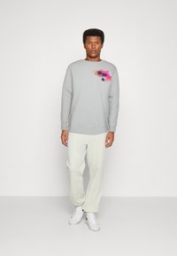 Jack & Jones JCONEBULAS CREW NECK - Sudadera - high-rise