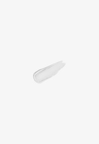 Trace claire et étroite de crème ou gel blanc sur un fond blanc uni, montrant une texture lisse et translucide avec des bords doux.