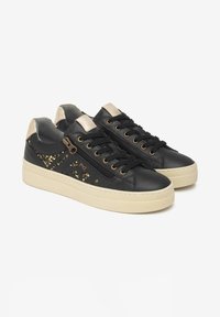 Schwarze Ledersneaker mit goldenen Akzenten, die ein Glitzermuster aufweisen, runde Zehenform und eine beigem Gummisohle haben. Enthält Schnürsenkel und einen seitlichen Reißverschluss.