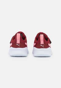 Puma ANZARUN LITE UNISEX - Sapatos para corrida em estrada - intense red/peony