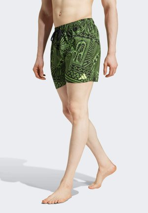 FARM 3-STRIPES 5-INCH - Zwemshorts - crew green black semi spark