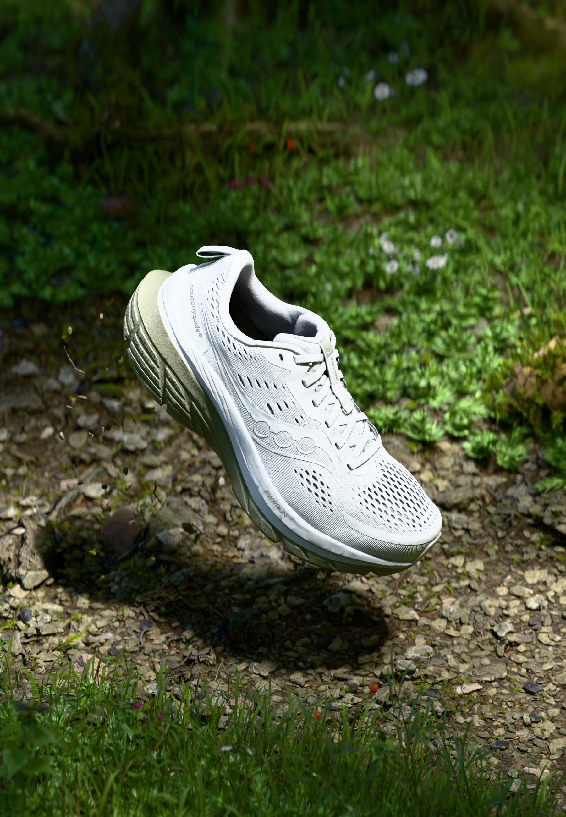 NEW SAUCONY men\'s guide 18 running shoes in cloud/olive Buy Saucony Guide 18 (S20998) cloud/olive from £98.38 (Today  main image 2