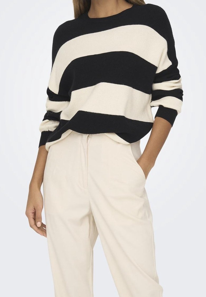 ONLY Stickad tröja - black