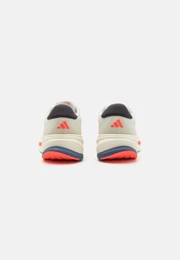 adidas Performance SUPERNOVA RISE - Tenisice za cestovno trčanje - crystal jade/carbon/solar red