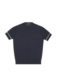 Maglietta a maniche corte in maglia blu navy con scollo rotondo, tessuto strutturato e accenti bianchi sui polsini. Taglio casual con orlo a costine.