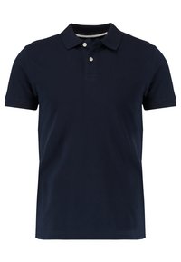 Námořnicky modrá polo tričko s krátkým rukávem, se dvěma knoflíky a klasickým límcem, vystavené na bílém pozadí.