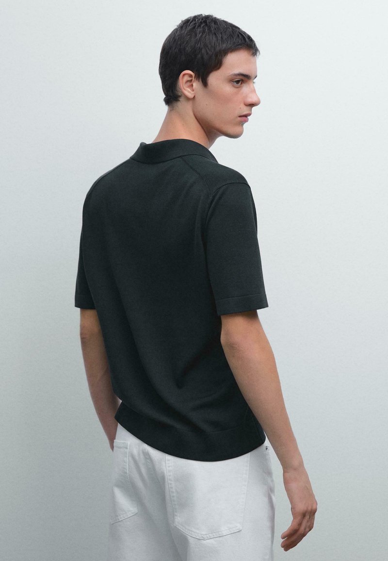 Massimo Dutti FINE V-NECK WITH SHORT SLEEVE Polo shirt dark