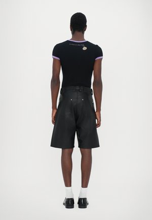 Rangering 3: GmbH - ZORAN - Shorts