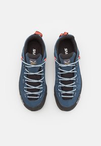 Salewa ALP TRAINER 2 - Pantofi drumeție - dark denim/black