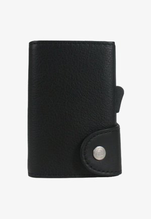 Portafoglio in pelle nera con finitura texturizzata, dotato di chiusura a bottone rotondo e linguetta laterale per un facile accesso.