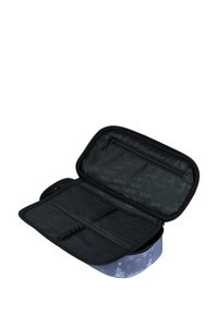 Borsa da stoccaggio con zip, dotata di un fondo con motivo a luna, interno nero con stampa del logo NASA e diversi portelastic per l'organizzazione.