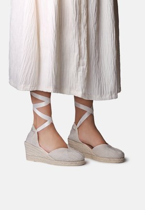 CORALIE - Šnurovacia obuv na vysokom opätku - cru