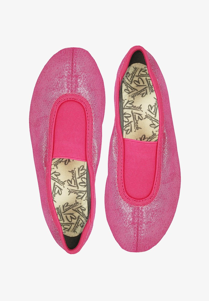 Roze instaps ballet flats met een glanzende glittersafwerking, elastische rand en een textuurlijke binnenzool met een hartpatroon.