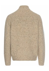 Beżowy sweter dziany z wysokim kołnierzem, z teksturowanym wzorem i drobnymi plamkami czerni i pomarańczy. Ściągacze przy mankietach i na dole.