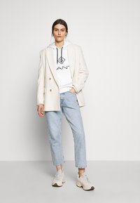 GANT LOCK UP HOODIE - Sweatshirt com capuz - eggshell
