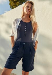 Next Shorts - navy blue