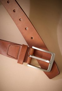 Non sélectionné, brown