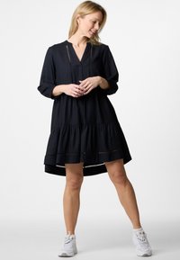 Unausgewählt, black