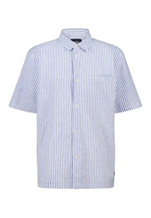 Korte mouwen overhemd met blauwe en witte verticale strepen en een borstzak op een witte achtergrond.