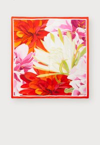 Blommig silkesduk med livliga röda, rosa och vita blommor, inramad av en röd kant. Har en mjuk textur och detaljerad botanisk illustration.