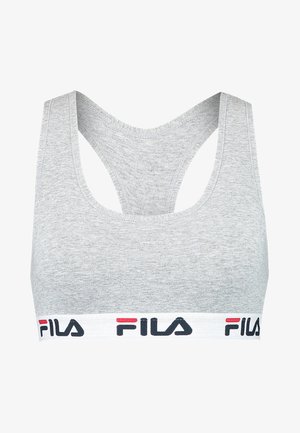 Sutiã desportivo cinza-claro com decote arredondado e design às costas em estilo nadador. Apresenta uma faixa elástica branca com o logo "FILA" em preto e vermelho. Tecido de textura suave.