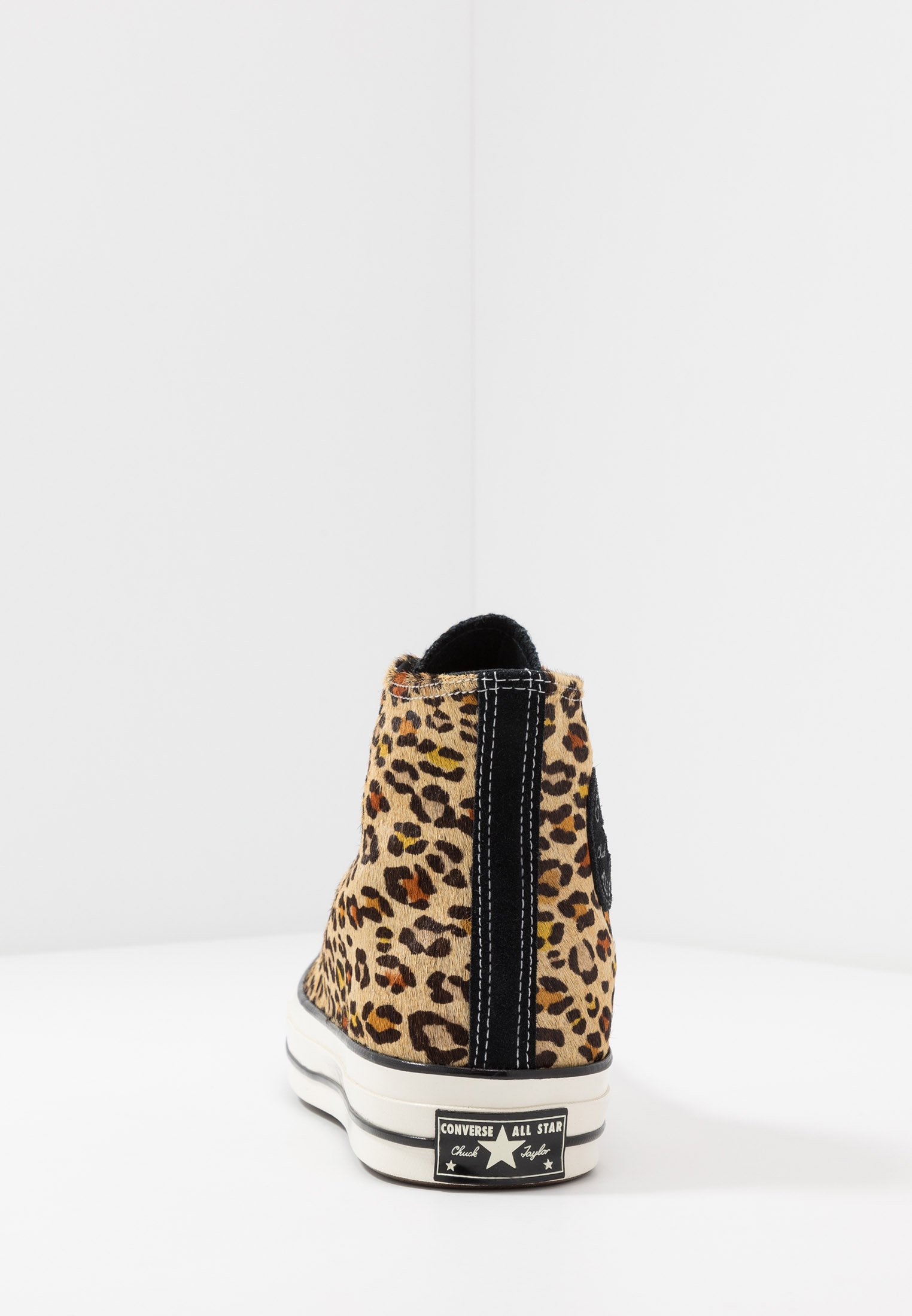 converse camel converse camel